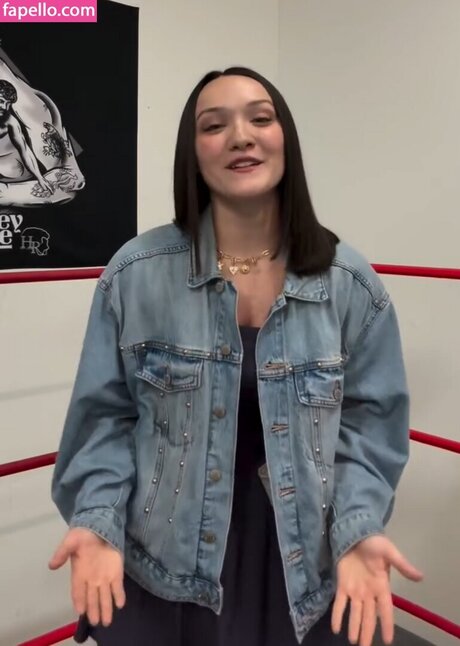 Izzy Moreno pornstar nude archive