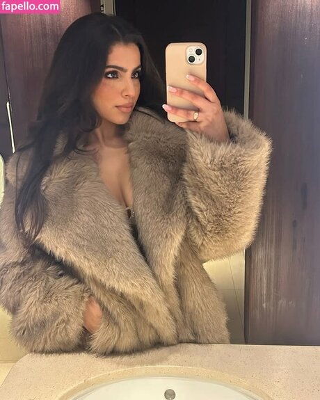 Jaya Thandi star erotic images