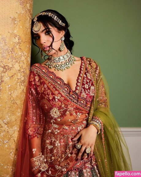 Jaya Thandi beautiful pornstar pic