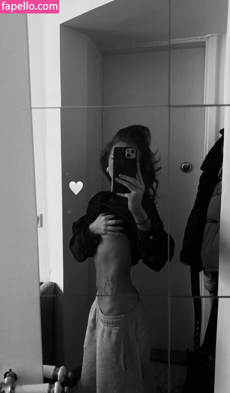 Neea Kuosmanen star sexy img