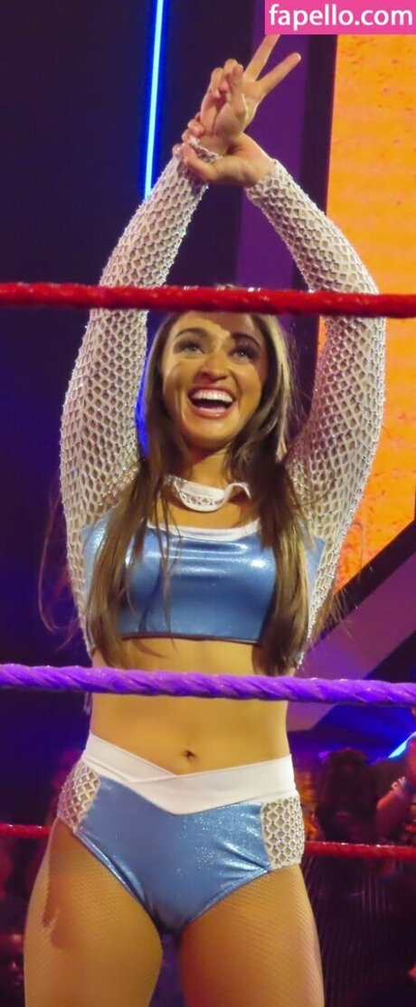 Wren Sinclair model top pictures