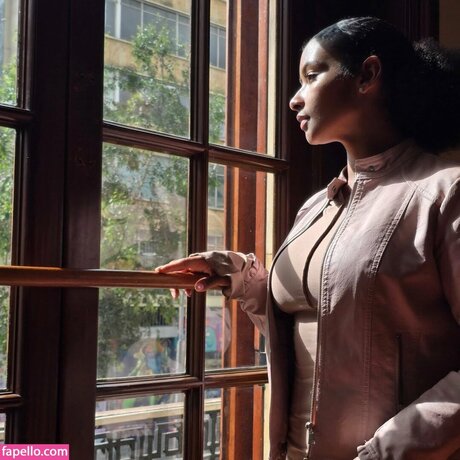 Jessica Nahomy hot model gallery