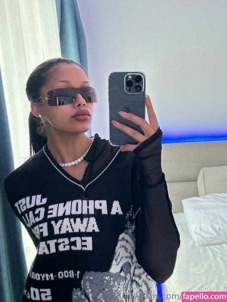 susiestone best actress image