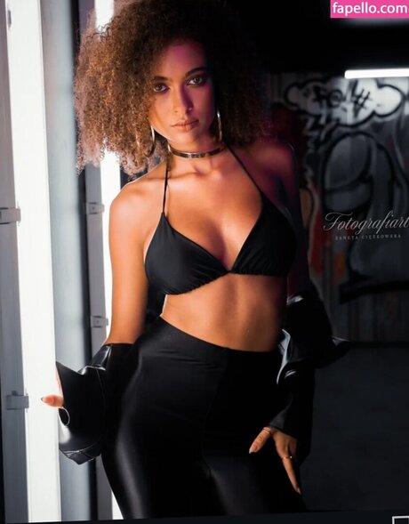 Gabby Lana star images