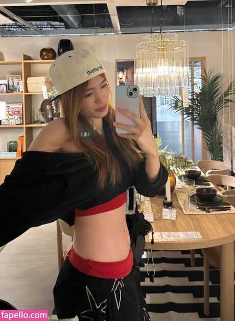 penpuin nude star gallery