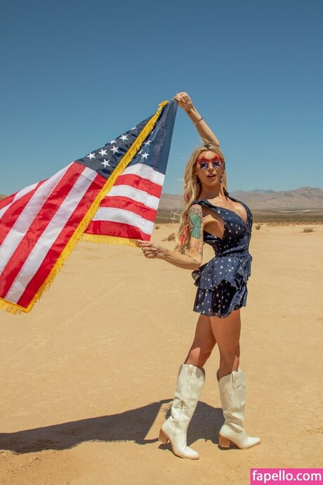 TS Aubrey Kate naked actress pic