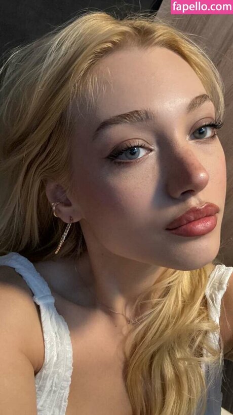 Duygu German sexy actress galleries