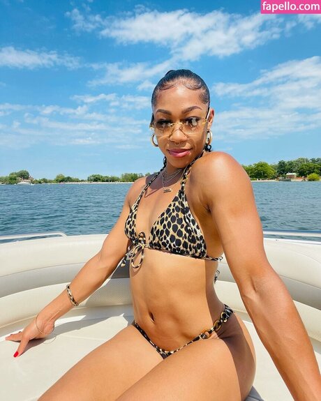 Alycia Baumgardner star pictures