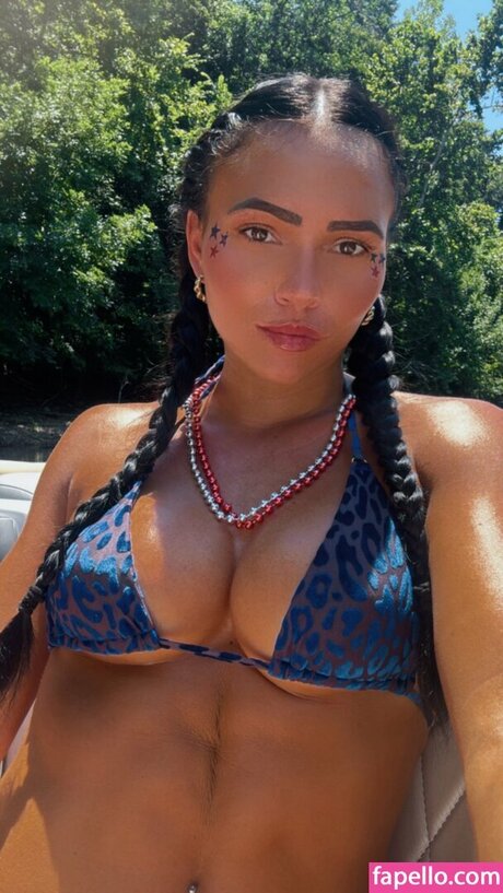 Kiana James nude actress gallery