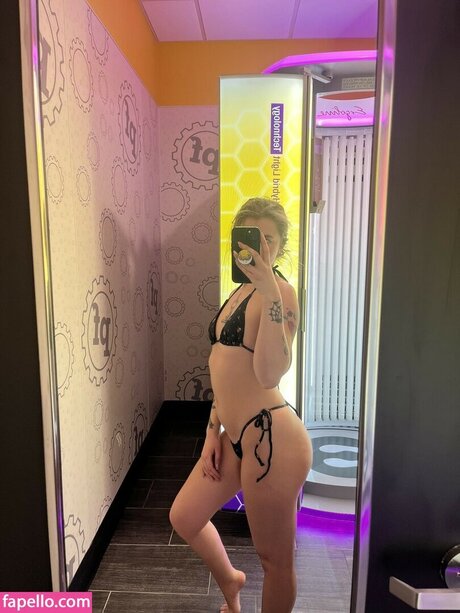 Msvioletvixxen pornstar naked photo