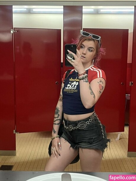 Msvioletvixxen naked actress photo