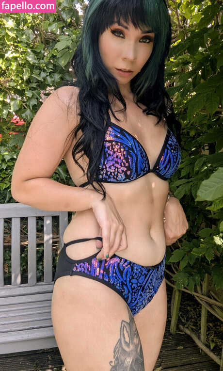 Chloe Drinkwater perfect model images