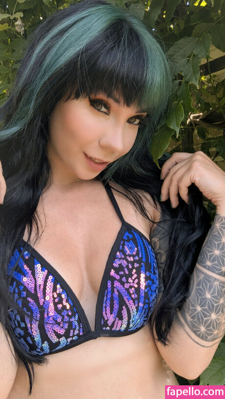 Chloe Drinkwater model xxx archive