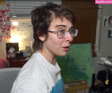 notpeebo nudes actress picture