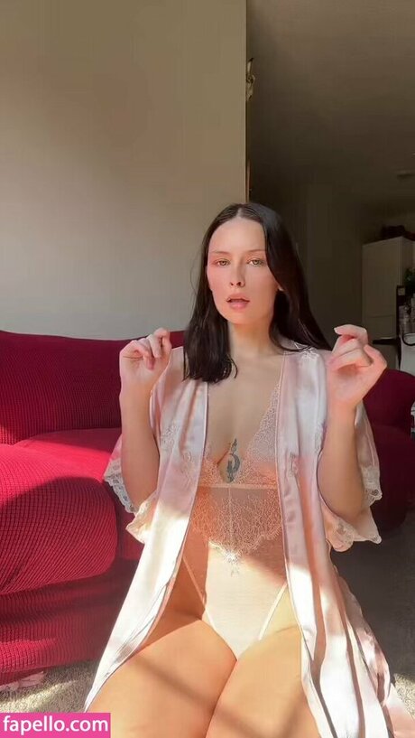 Eve Gladden art model picture