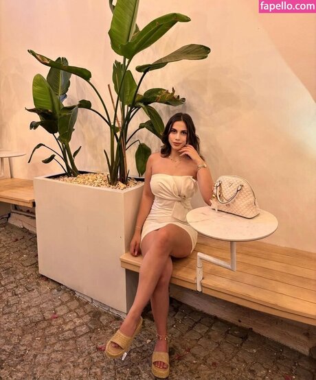 sseliingn beautiful pornstar images