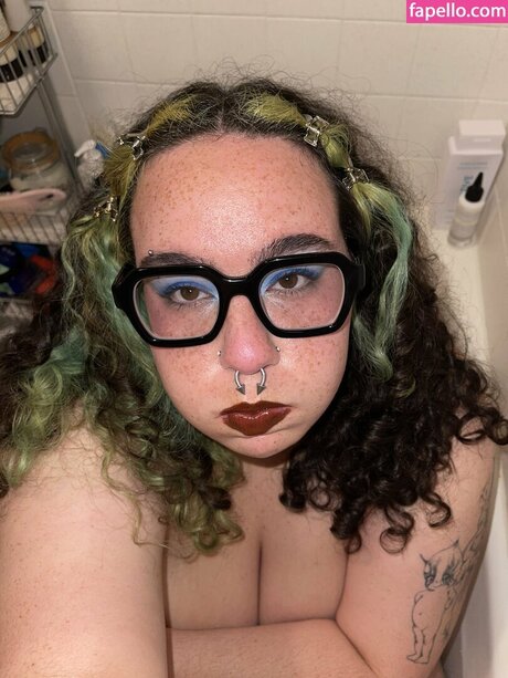 Actualneetgirl free model photo