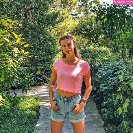 Thea GS sex actress pics