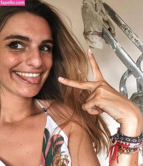 Thea GS model sex photos