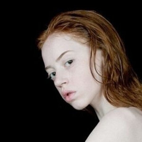 Lily Newmark star nudes images