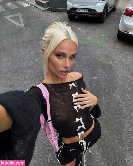 Valentina Zenere model img