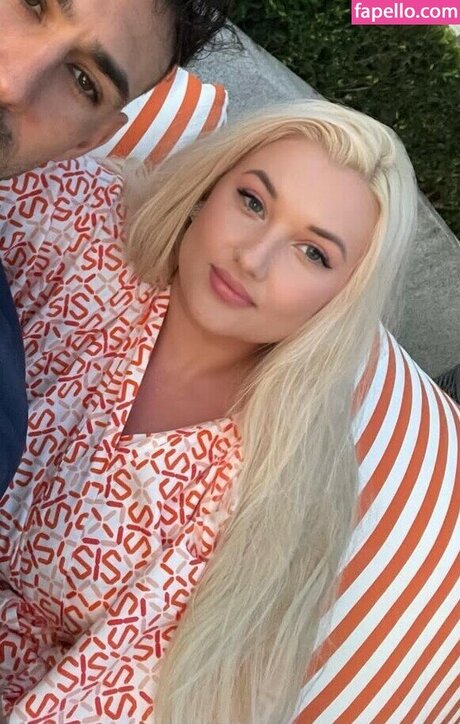 Amber Koltzow Bastick art star picture