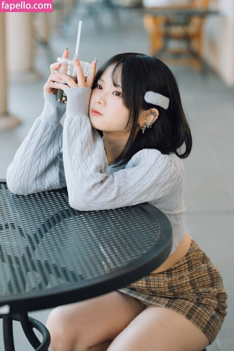 poyodaifukuya nude star photo