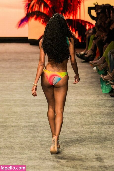 Jaya Araye Williams model top photos