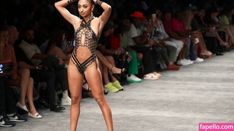 Jaya Araye Williams sexy model picture