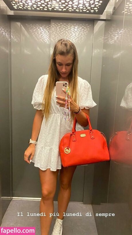 yoga onlyfans hot sexy pic