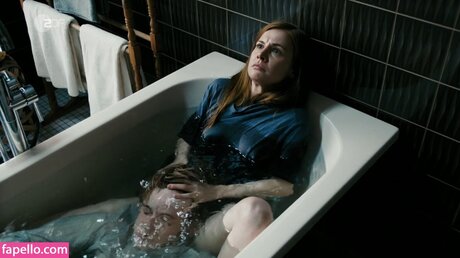 famous girls onlyfans sexy nudes photos