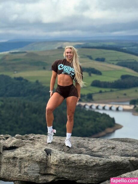 Livi Sheldon beautiful star galleries