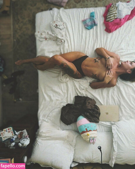 Ella Dvornik pretty pornstar pics