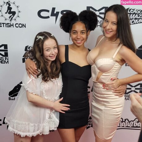 Sarah Gregory xxx actress pic