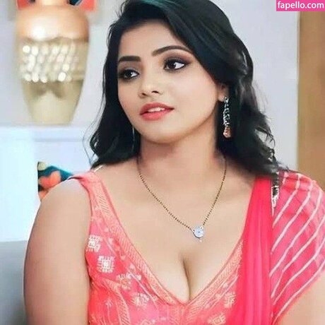 Bharti Jha model art photos