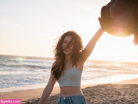 Reina Hardesty star best photos