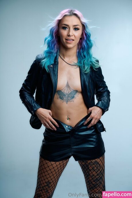 Nixonell model adult photos