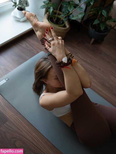 Eva Shik pretty model image