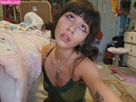 mama moons porn model picture