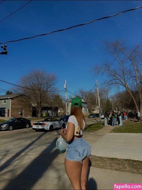 juliannaa___ exclusive model img