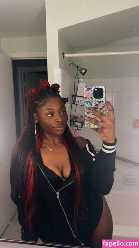 Locdbree model pornographic photos