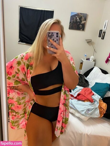 Themomkaylee pornstar top images