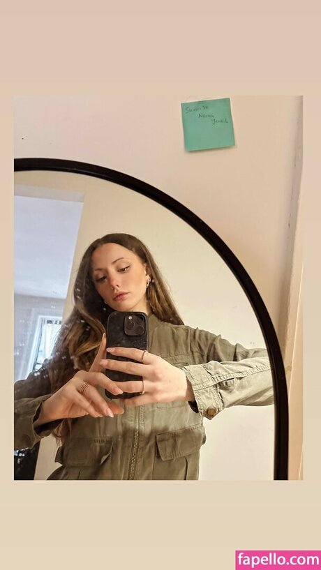 Lily Mo Sheen model erotic pics