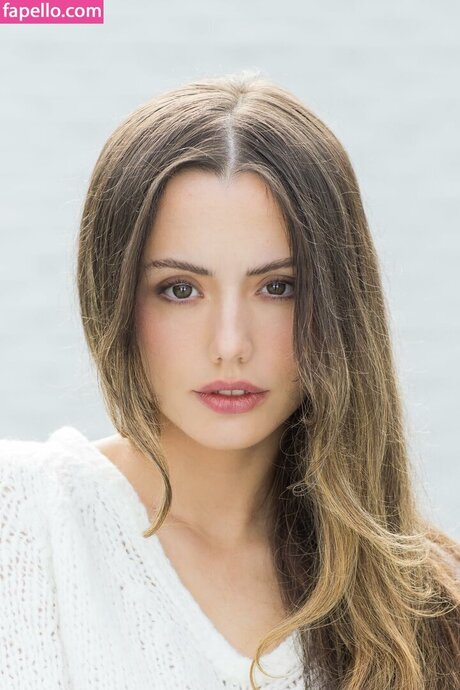 Lily Mo Sheen Quick model image