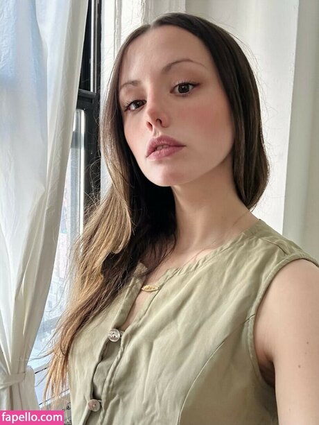 Lily Mo Sheen pornstar adult images