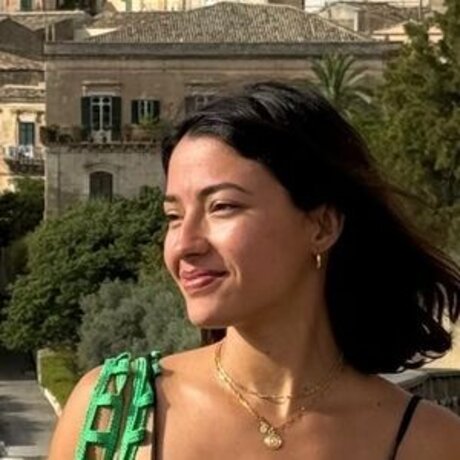 Carolina Oliveira star free photos