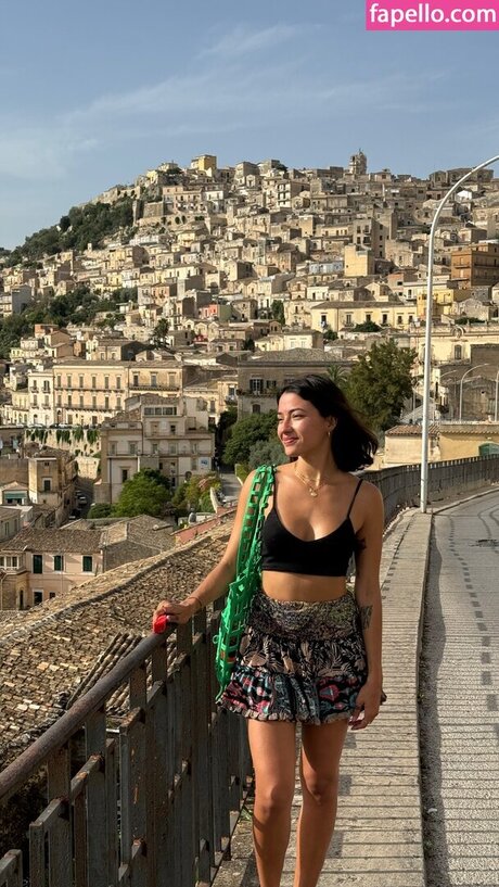 Carolina Oliveira model pretty image