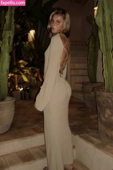 Demi Van Den Wildenberg model adult picture