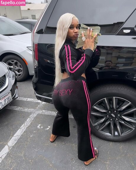 Sexxy Red pornstar perfect images