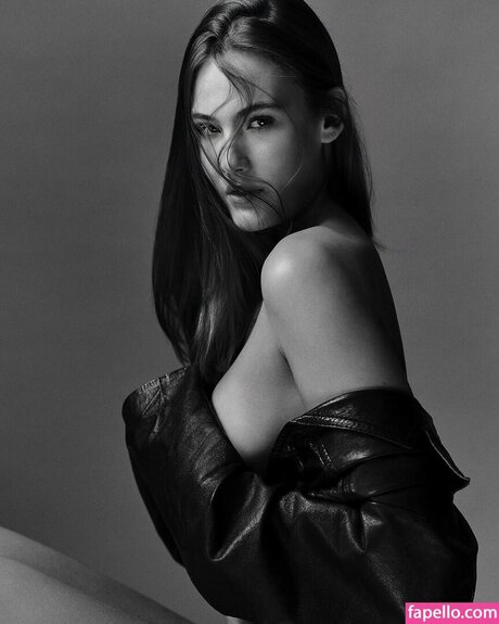 Julie Boye exclusive star photos